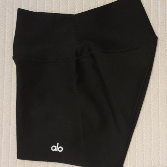 ALO 3" High Waist Airlift Shorts - Size XS - Black - Picture 1 of 3